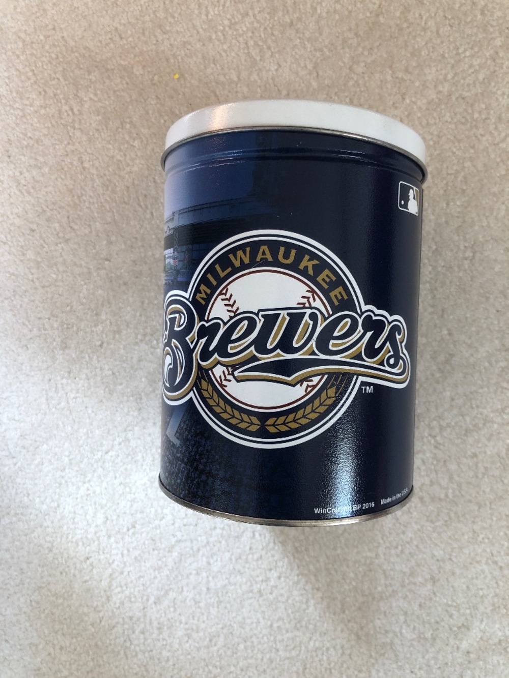 Milwaukee brewers tin